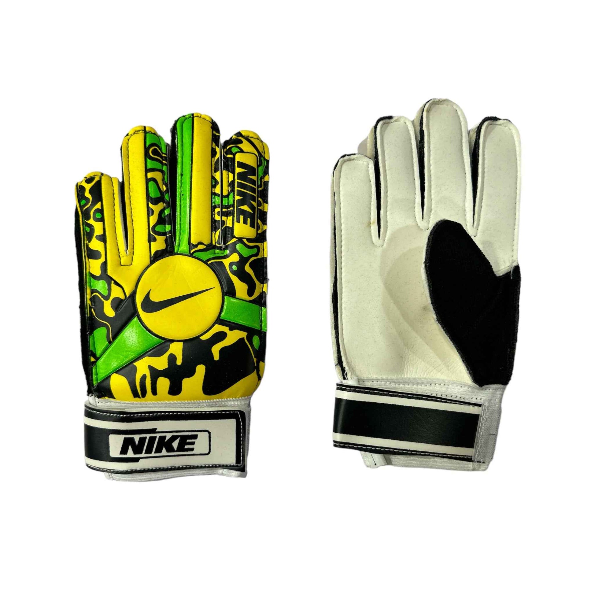 Nike Junior Football Goal Keeper Gloves
